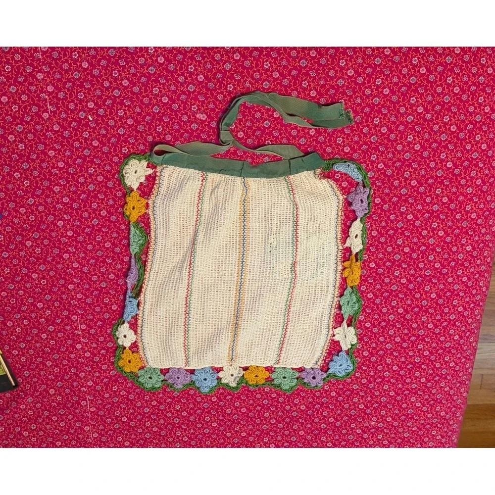 VTG 50s 60s Crochet Flower Half Apron Rainbow Stripe Pocket Cottagecore Kitsch